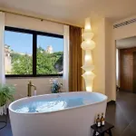 בית הארחה Daplace - Palazzo Serpe Near Colosseum 4*