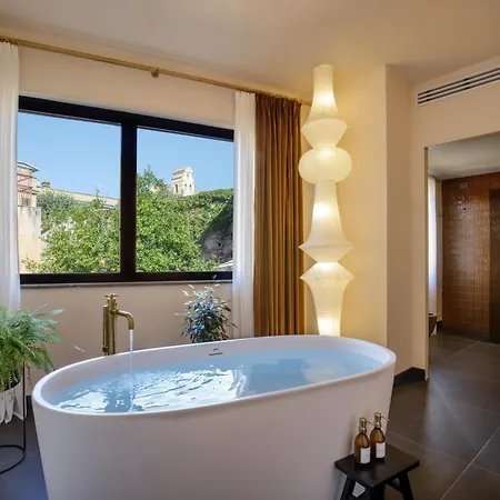 Maison d'hôtes Daplace - Palazzo Serpe Near Colosseum 4*