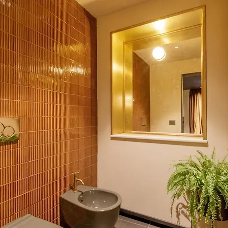 Maison d'hôtes Daplace - Palazzo Serpe Near Colosseum 4*