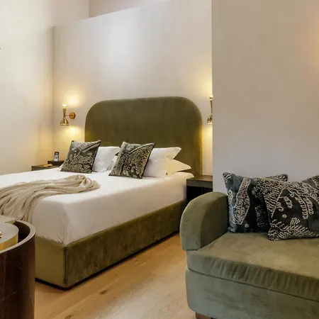 Daplace - Palazzo Serpe Near Colosseum 4*